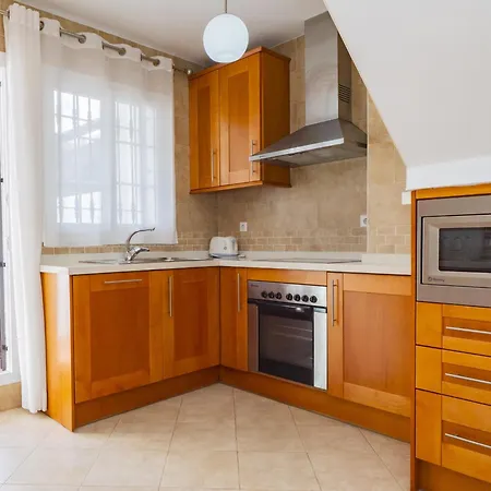 Cubo's Duplex Caffarena Golf & Optional Parking Apartment *