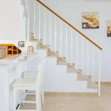 Cubo's Duplex Caffarena Golf & Optional Parking Apartment